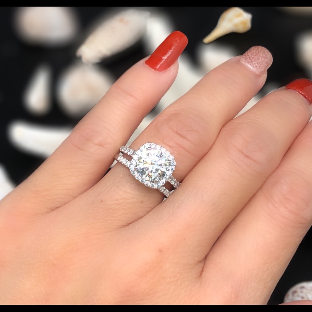 Moissanite Diamond rings set with certificate